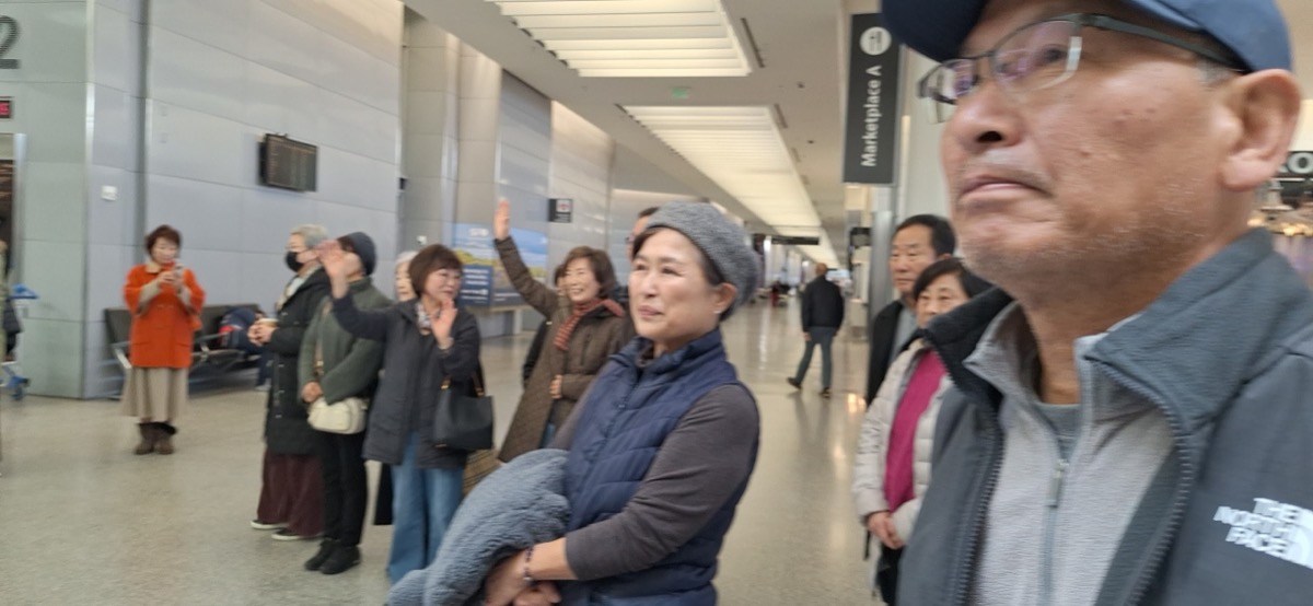 안기민 사도요한 신부님 SFO 공항 환송 .png