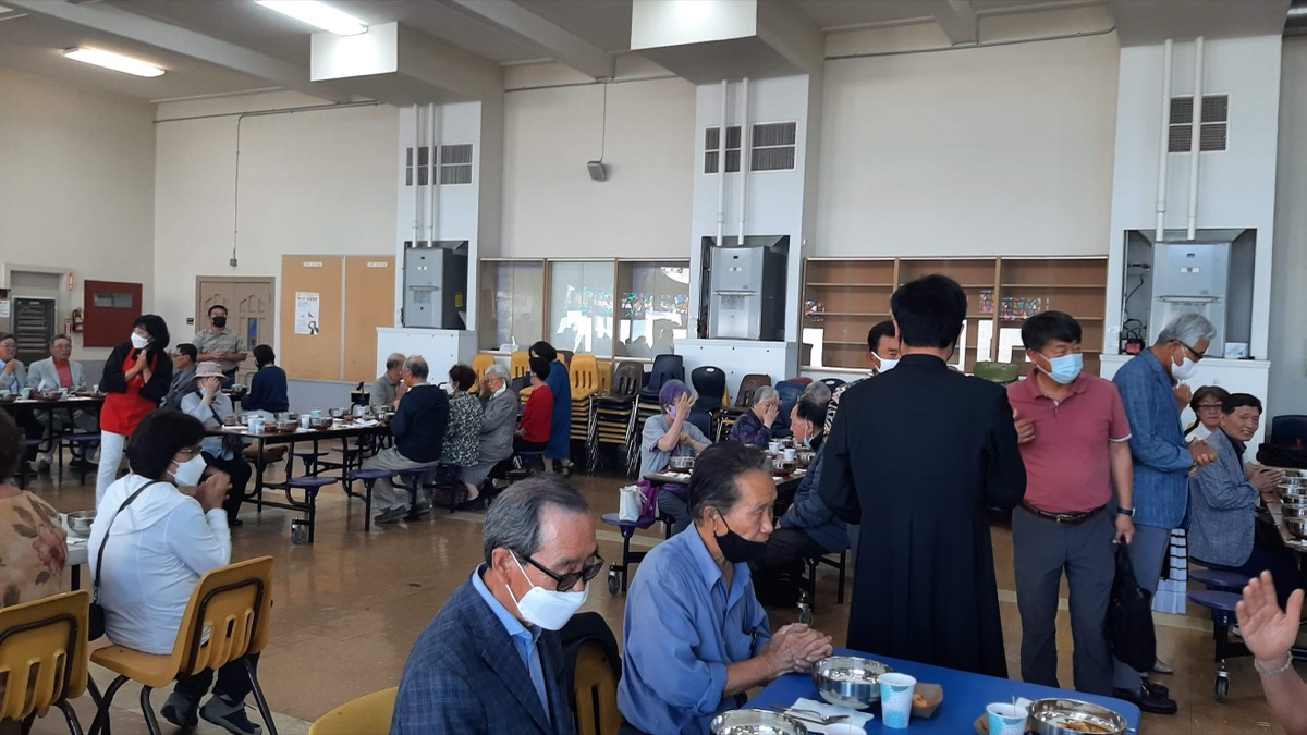 성모 승천 대축일, 첫 영성체, 성모회 전신자 점심 제공