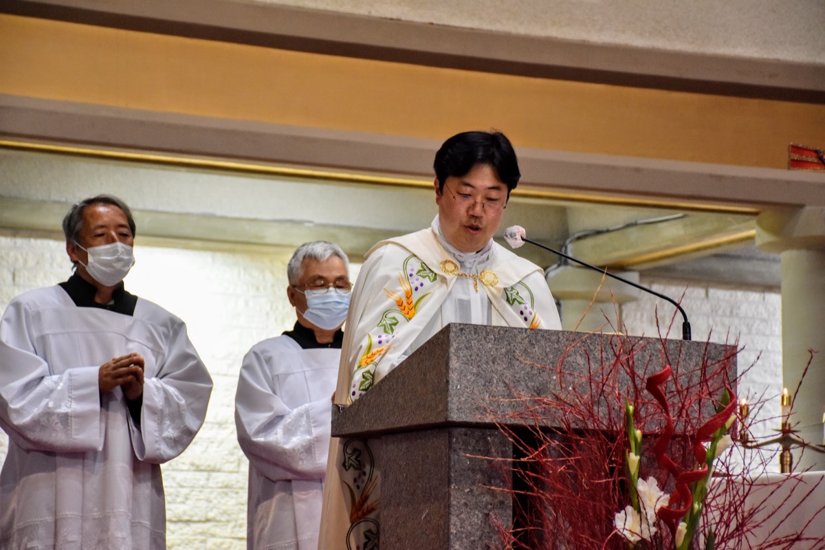 샌프란 시스코 성 마이클 성당의 구영생 신부는