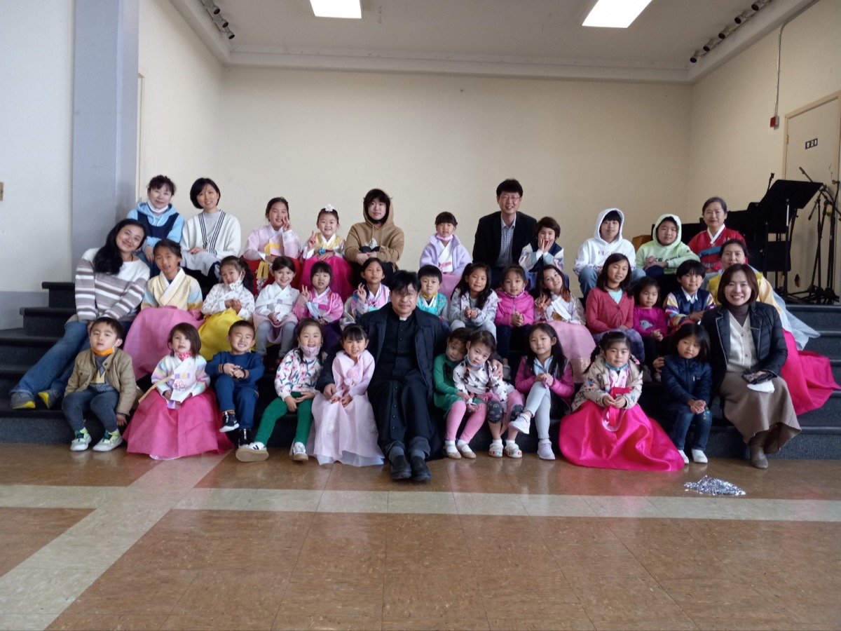 설날 미사 및 조상님들께 분향, 성모회 떡만두국  점심식사 나눔 (2023.1.23)